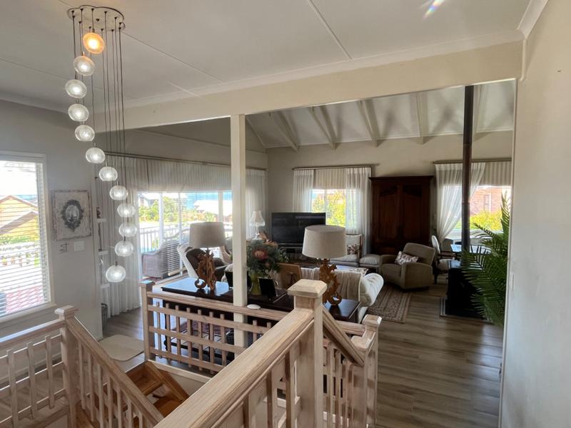 5 Bedroom Property for Sale in Outeniqua Strand Western Cape